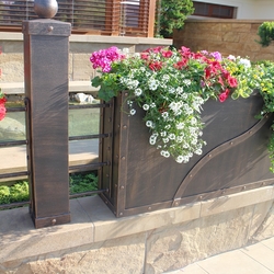 Exkluzívny plot so zabudovanými kvetináčmi - luxusný dizajn